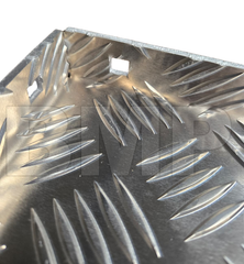 Aluminum Trailer Fender Step Diamond Plate – 7.87" Heavy Duty Bolt-On Step Plate – 90° Bend – 3.5 mm 1000509
